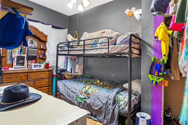 608 E Pecan ST, Taylor, TX 76574
