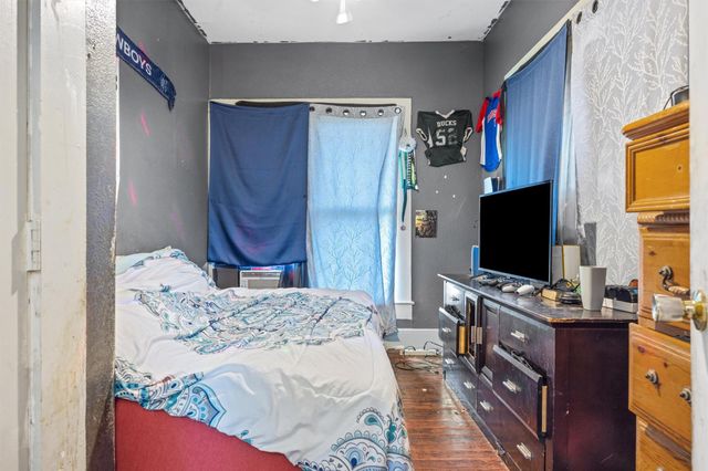 608 E Pecan ST, Taylor, TX 76574