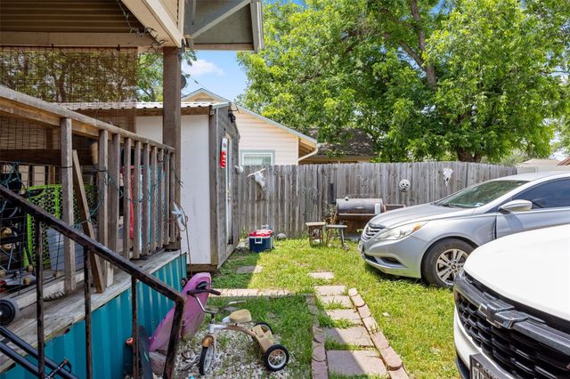 608 E Pecan ST, Taylor, TX 76574