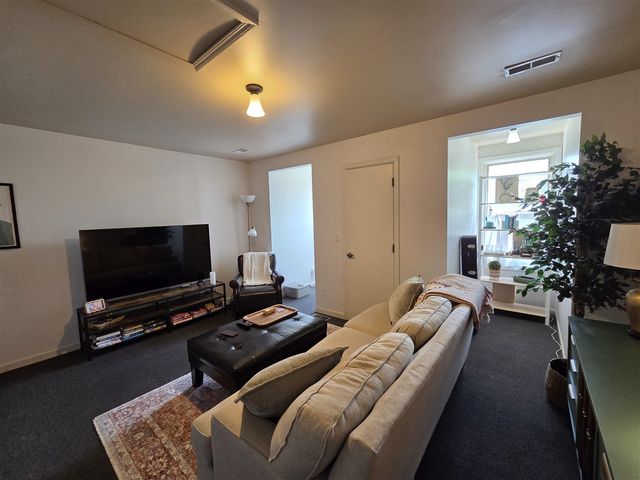 963 W Ann Arbor Trail Unit: 18b, Plymouth, MI 48170