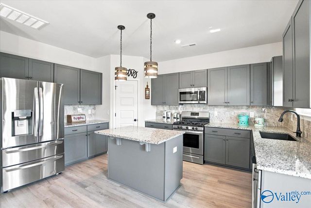13906 Hill Place Lane, Athens, AL 35611