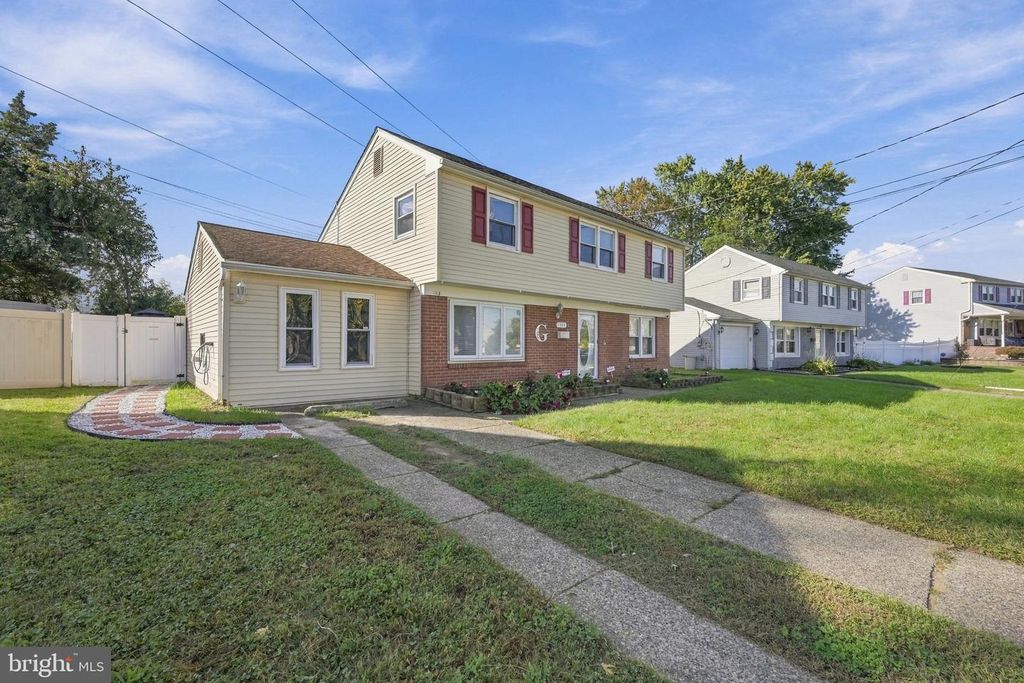 7404 WYNDAM RD, PENNSAUKEN, NJ 08109 — photo 2
