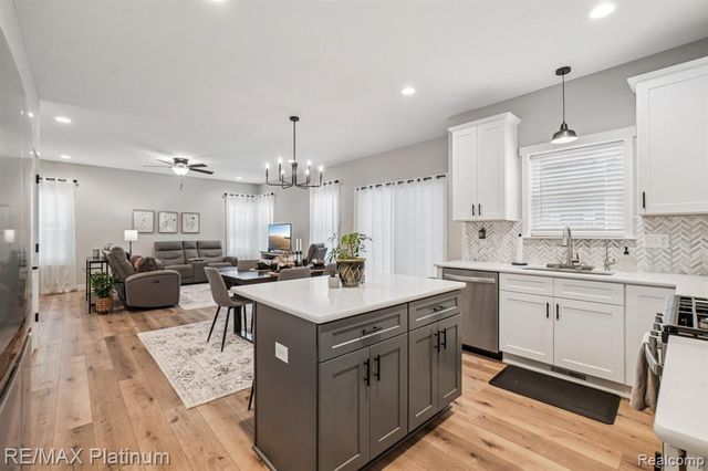 5261 Autumn Kirsten Drive, Fowlerville, MI 48836