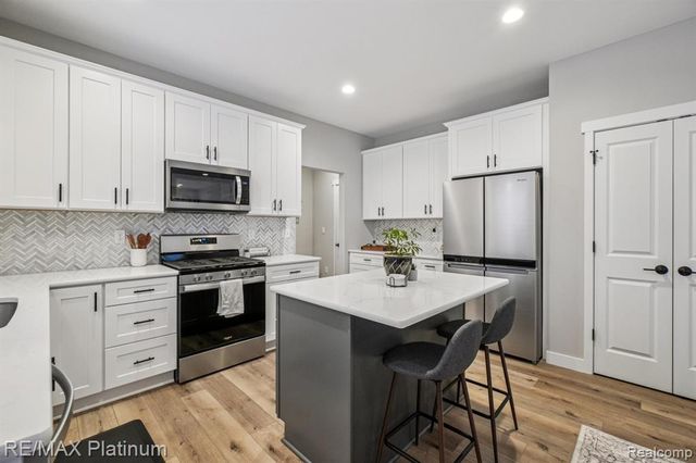 5261 Autumn Kirsten Drive, Fowlerville, MI 48836