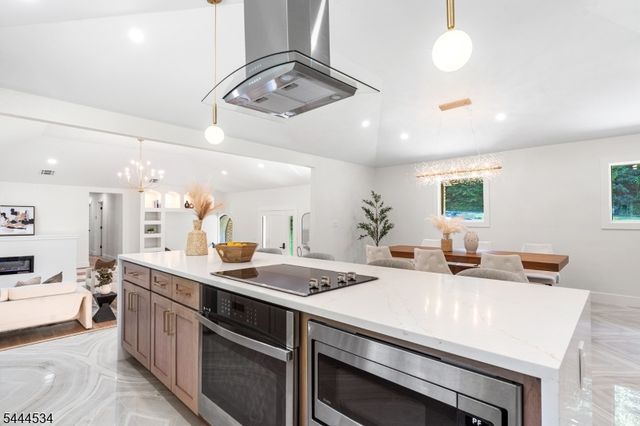 107 Scudders Rd, Sparta Twp., NJ 07871
