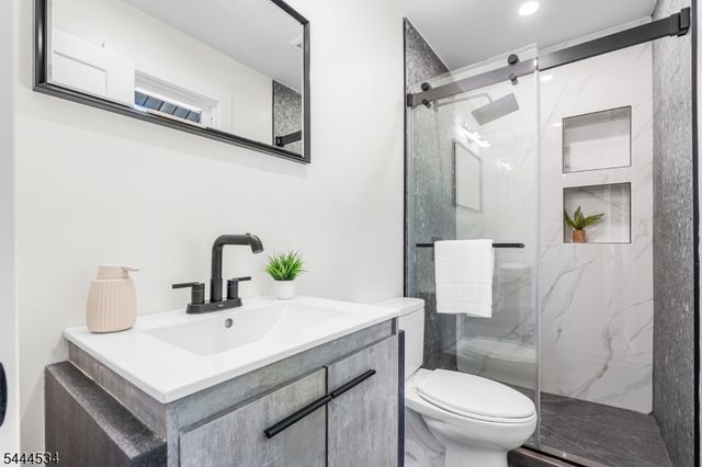 107 Scudders Rd, Sparta Twp., NJ 07871