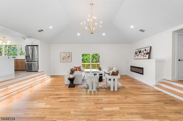 107 Scudders Rd, Sparta Twp., NJ 07871
