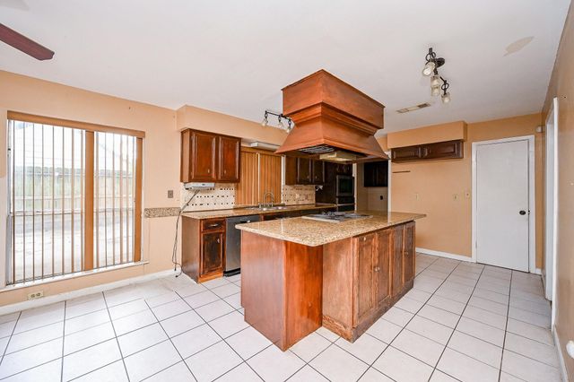 17306 Beaver Springs Drive, Houston, TX 77090