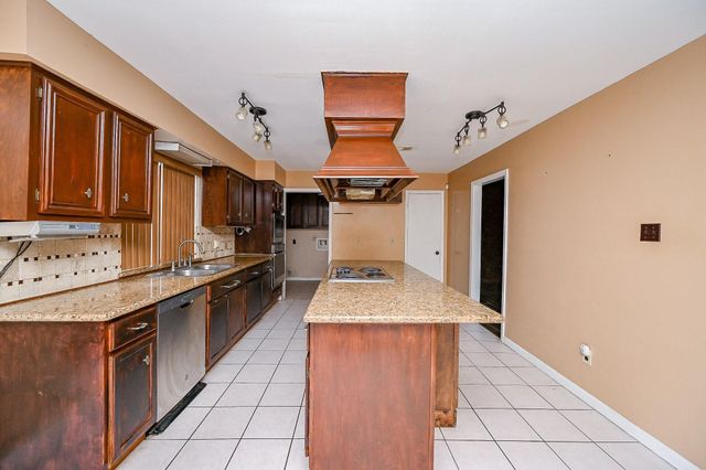 17306 Beaver Springs Drive, Houston, TX 77090