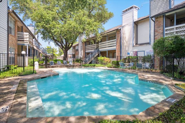 1601 Marsh Lane 208, Carrollton, TX 75006