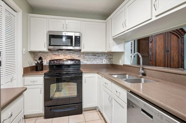 1601 Marsh Lane 208, Carrollton, TX 75006