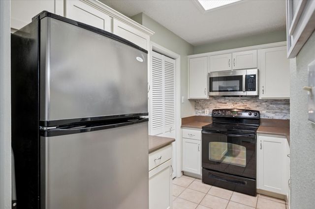 1601 Marsh Lane 208, Carrollton, TX 75006