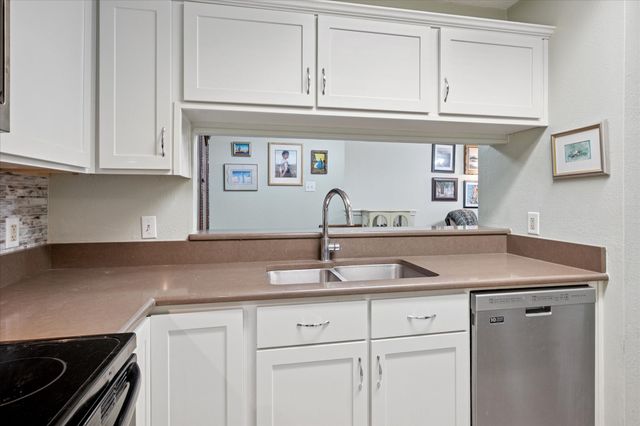 1601 Marsh Lane 208, Carrollton, TX 75006