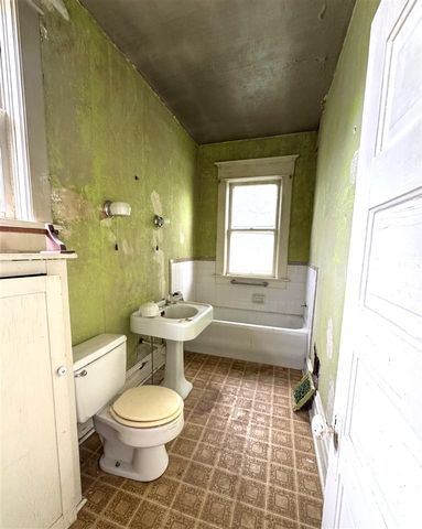 803 SW D Ave, Lawton, OK 73501