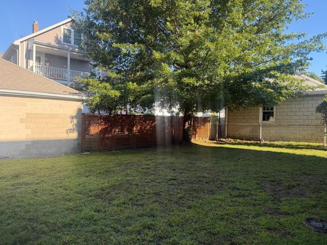 25-27 Bromfield St, Watertown, MA 02472