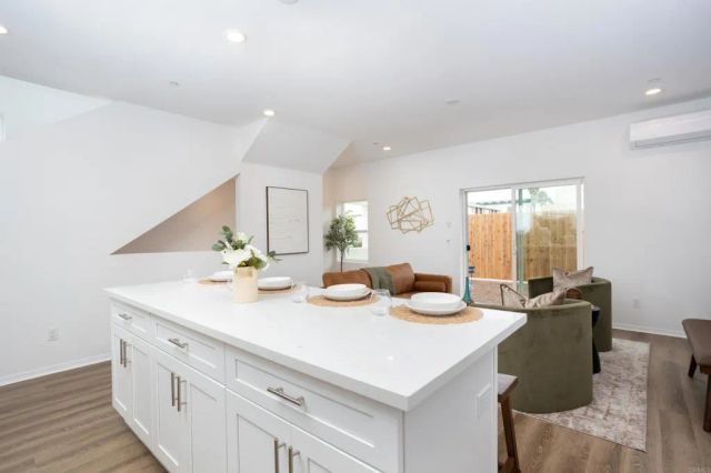 4954 Ocean View Boulevard, San Diego, CA 92113