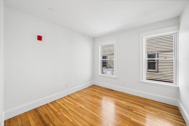 10 Beech St 2, Cambridge, MA 02140