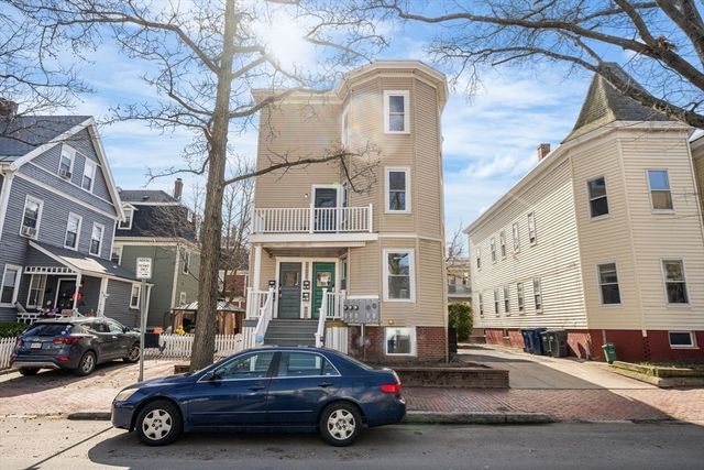10 Beech St 2, Cambridge, MA 02140