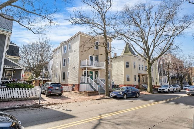 10 Beech St 2, Cambridge, MA 02140