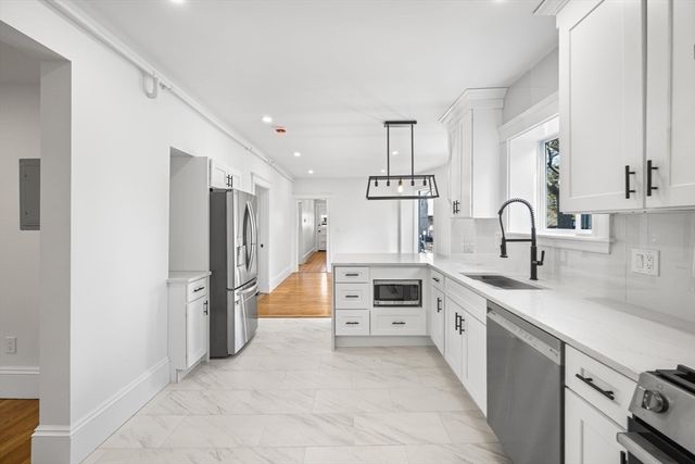 10 Beech St 2, Cambridge, MA 02140