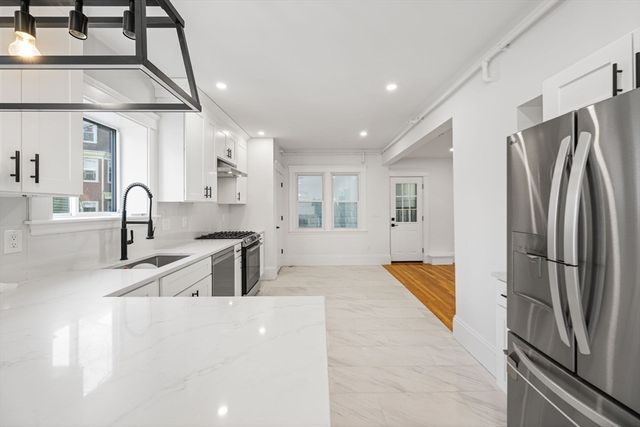 10 Beech St 2, Cambridge, MA 02140