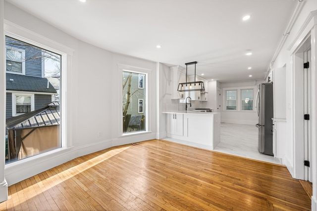 10 Beech St 2, Cambridge, MA 02140