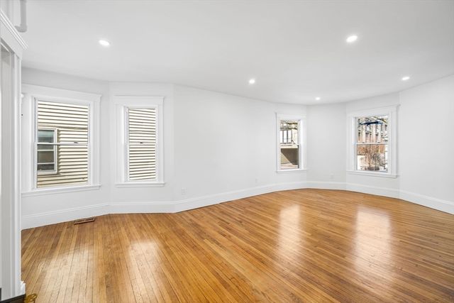 10 Beech St 2, Cambridge, MA 02140