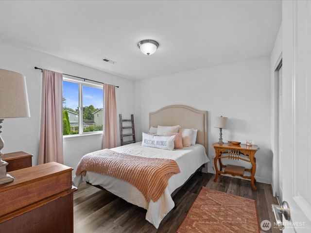 1131 Homestead Drive, Burlington, WA 98233