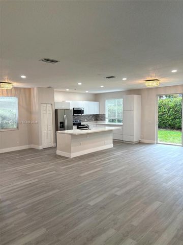 1528 Salerno Circle 1528, Weston, FL 33327