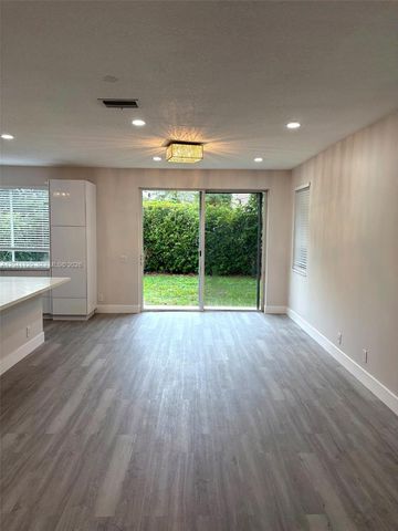 1528 Salerno Circle 1528, Weston, FL 33327