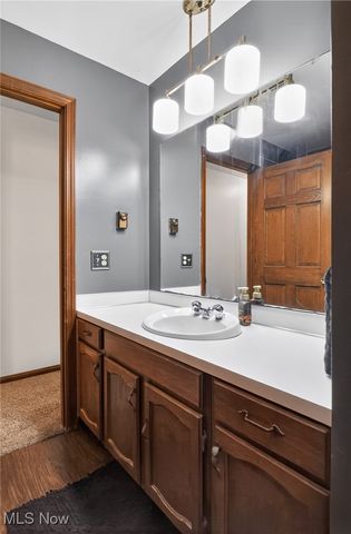 840 Carriage Hill Drive, Salem, OH 44460