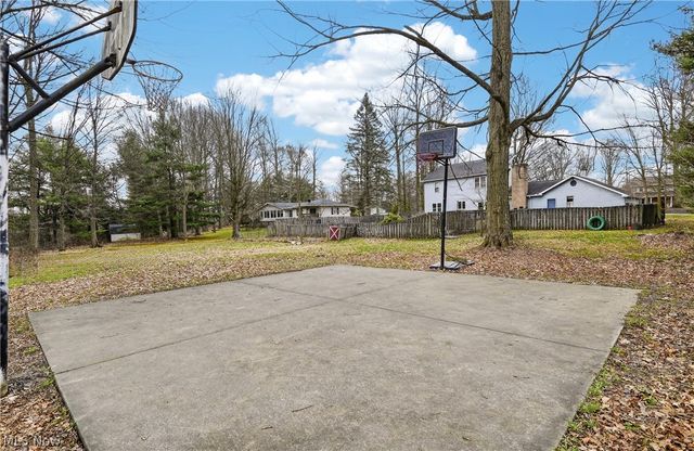 840 Carriage Hill Drive, Salem, OH 44460