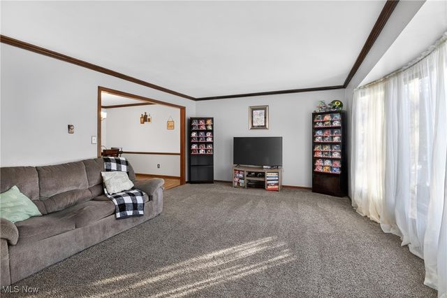 840 Carriage Hill Drive, Salem, OH 44460