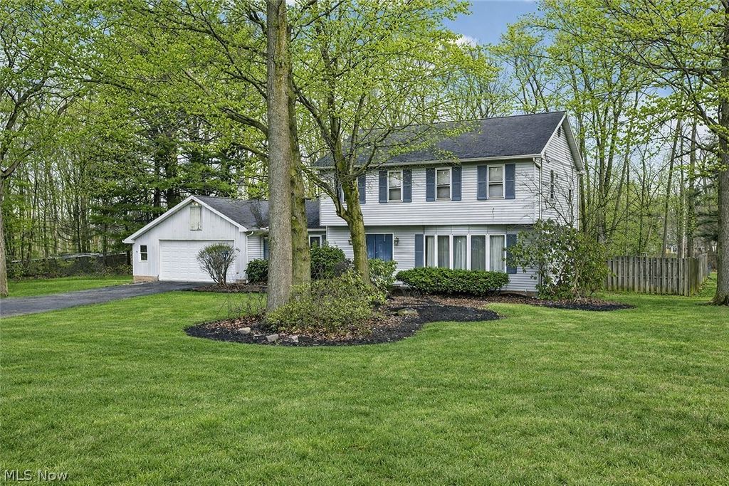 840 Carriage Hill Drive, Salem, OH 44460