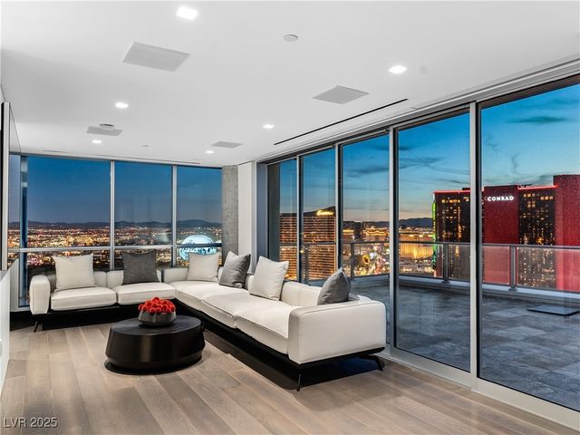 2700 Las Vegas Boulevard 4306, Las Vegas, NV 89109