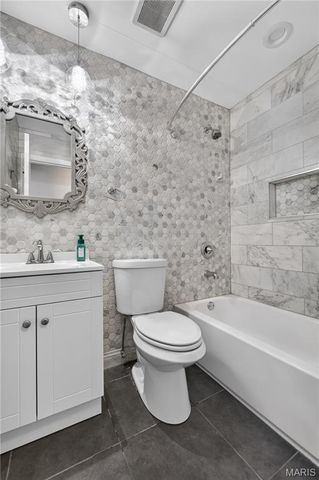 3518 Glen Arbor Drive, St Louis, MO 63125