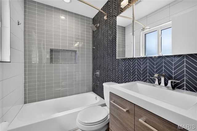 3518 Glen Arbor Drive, St Louis, MO 63125