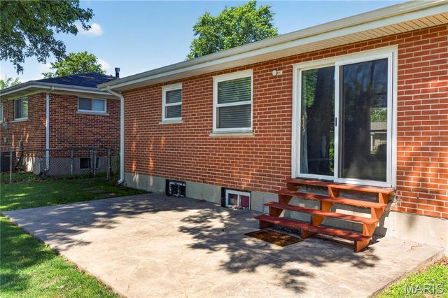 3518 Glen Arbor Drive, St Louis, MO 63125