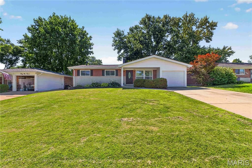 3518 Glen Arbor Drive, St Louis, MO 63125