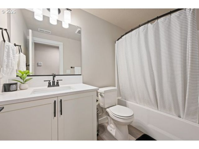 5024 CEDAR VIEW Dr, Springfield, OR 97478