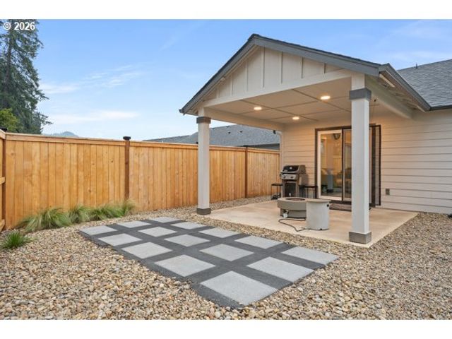 5024 CEDAR VIEW Dr, Springfield, OR 97478