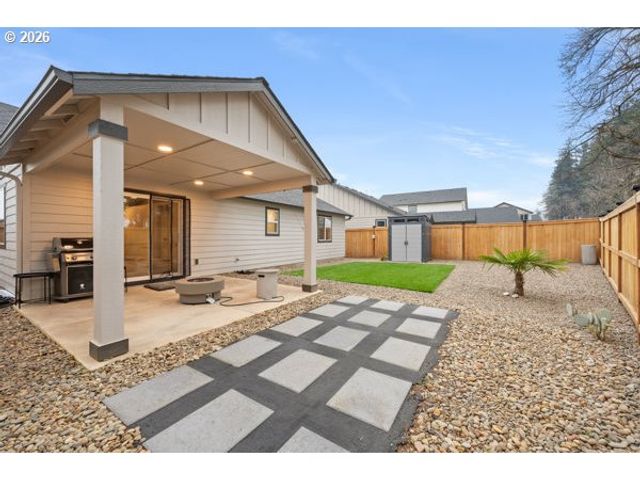 5024 CEDAR VIEW Dr, Springfield, OR 97478