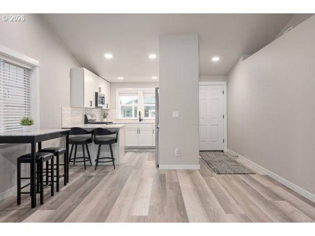 5024 CEDAR VIEW Dr, Springfield, OR 97478