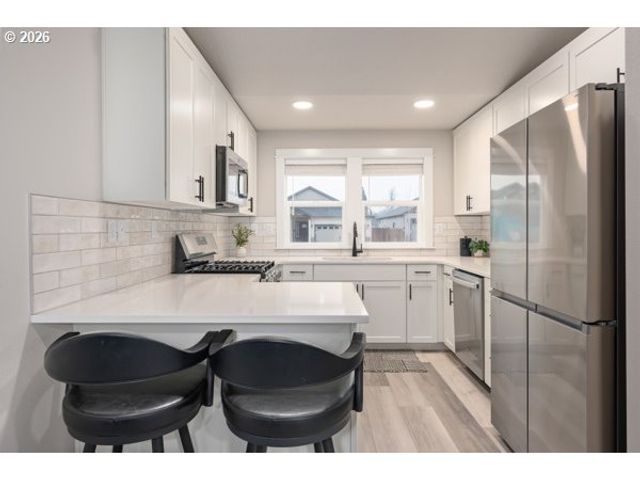 5024 CEDAR VIEW Dr, Springfield, OR 97478