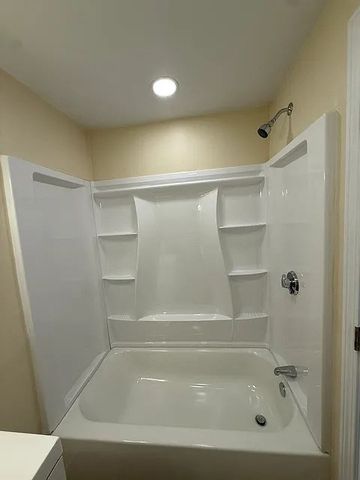 1 Pond Place 1, Franklin, MA 02038
