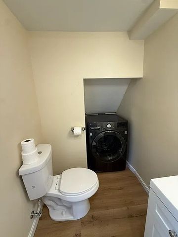1 Pond Place 1, Franklin, MA 02038