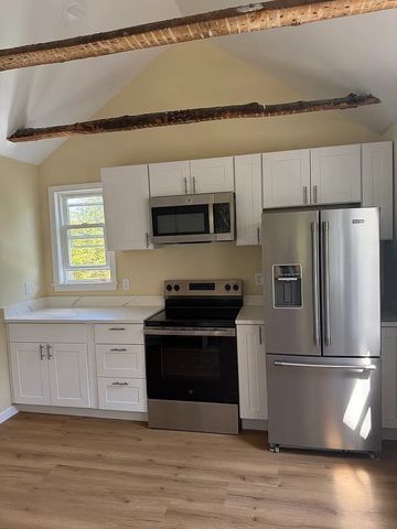 1 Pond Place 1, Franklin, MA 02038