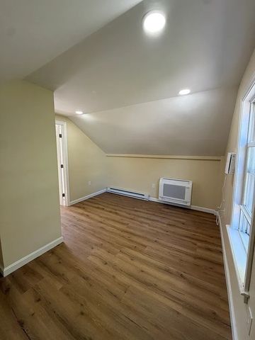 1 Pond Place 1, Franklin, MA 02038