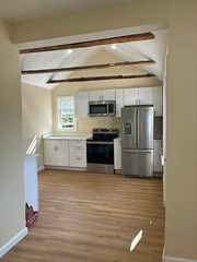 1 Pond Place 1, Franklin, MA 02038