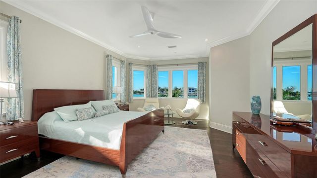 119 N WARBLER LANE, Sarasota, FL 34236